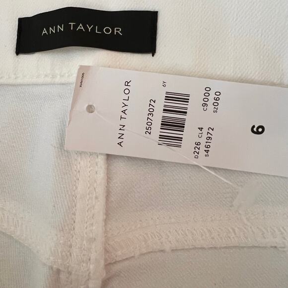 Ann Taylor White Crop Pants Eyelet Embroidered Minimalist Resort 6 NWT - Picture 7 of 9